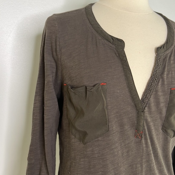 Anthropologie Gray Postmark Roll-tab Long Sleeve Tee Shirt, size large - Picture 2 of 11